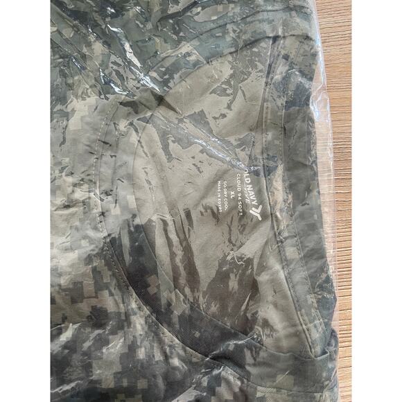 Old Navy Mens XL Green Camo Cloud Motion TShirt Tee Top NEW Camouflage - Picture 4 of 6